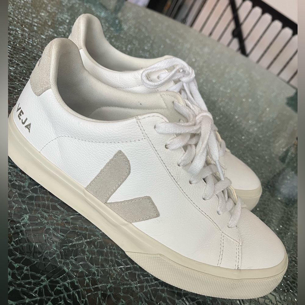 Veja campo shoes. Only worn a few times!